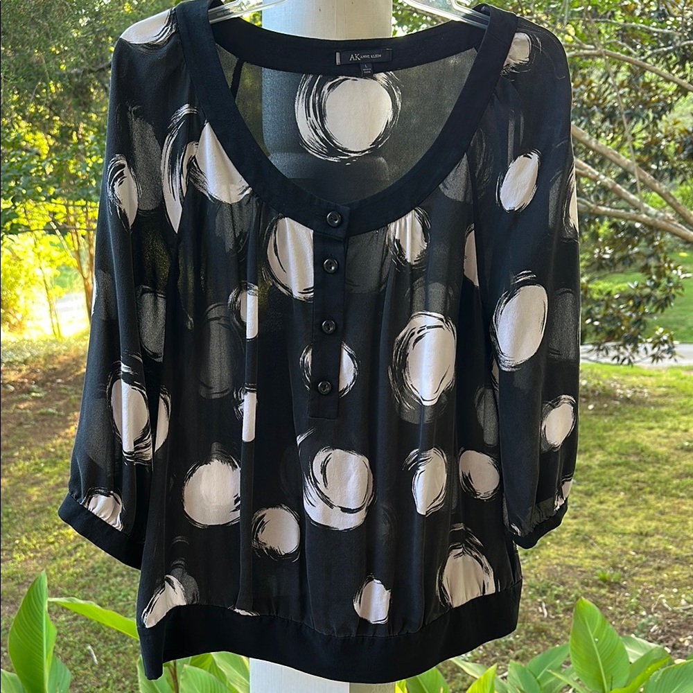 Anne Klein Black and White Graphic Blouse with 3/4 Sleeves